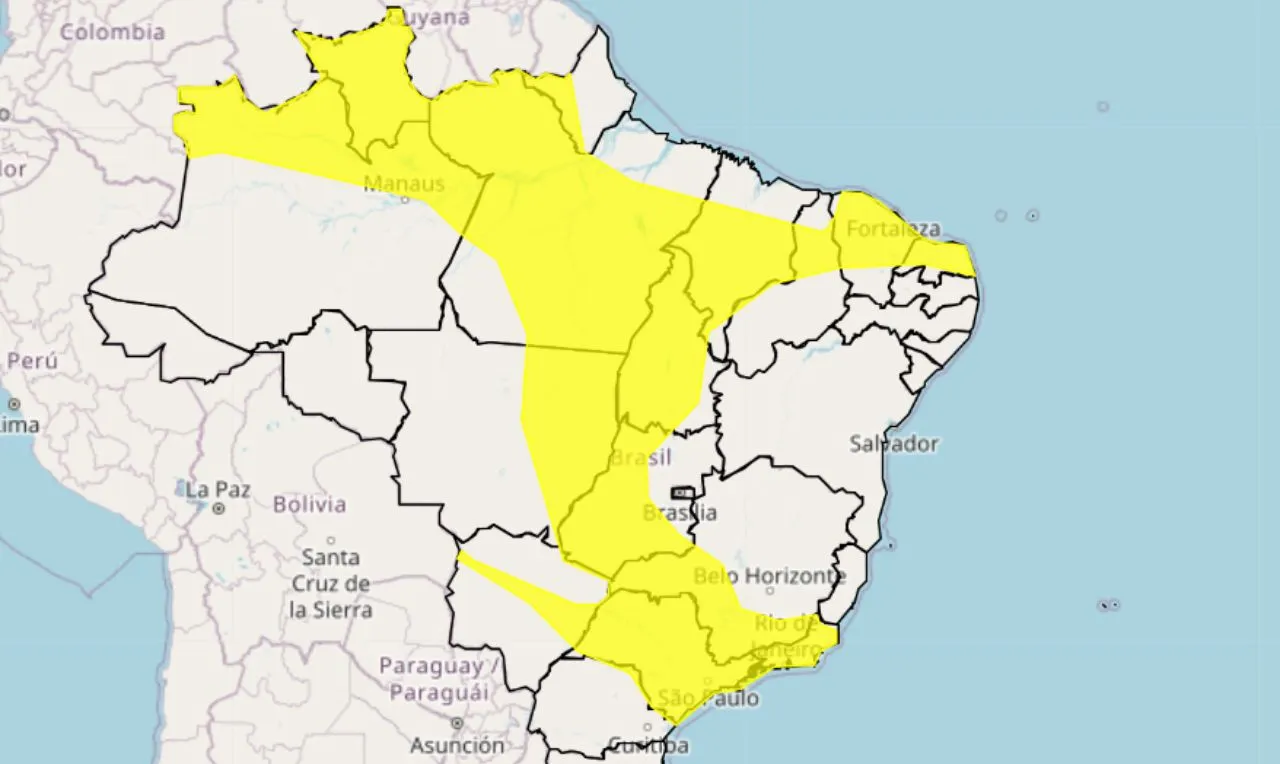 A imagem mostra as áreas em alerta para chuva intensa